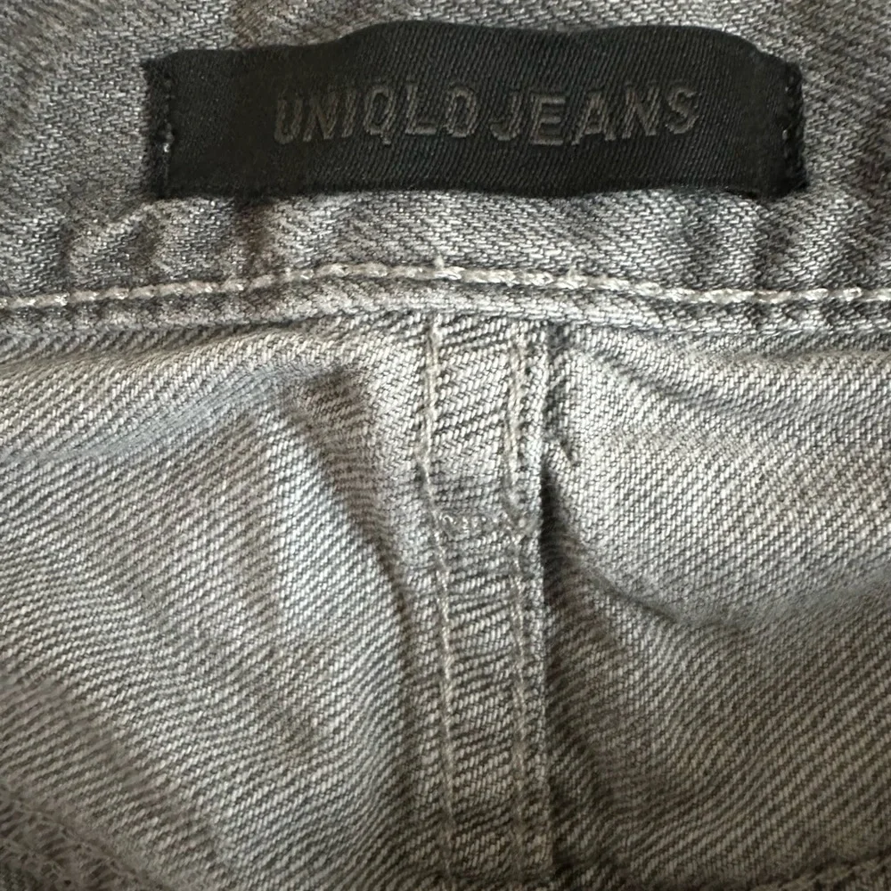 Uniqlo Women Relaxed Tapered Ankle Jeans Size 26 - Picture 7 of 11